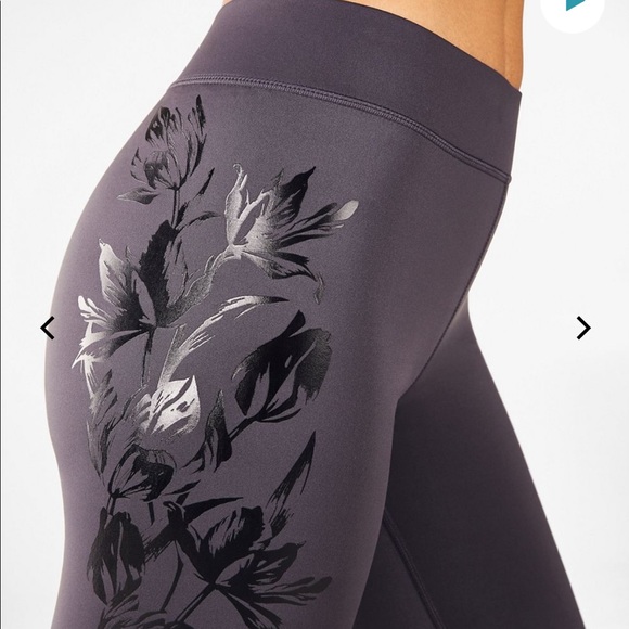 NEVER WORN Fabletics Mid-Rise UltraCool Floral 7/8 - Picture 2 of 4